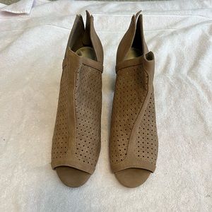 Ana brown heels size 9